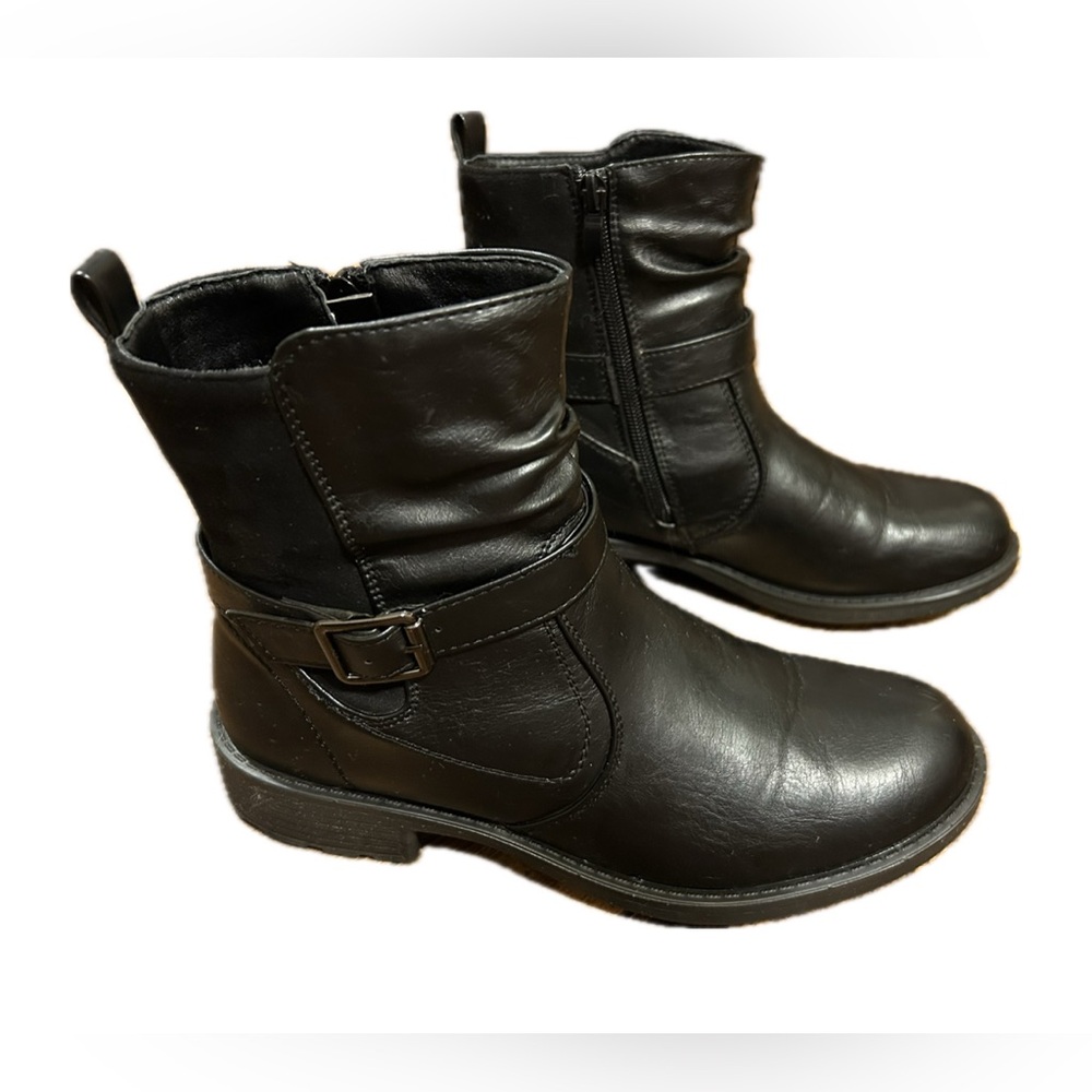 Flexus Cahir Boots. Size US 8, EU 39